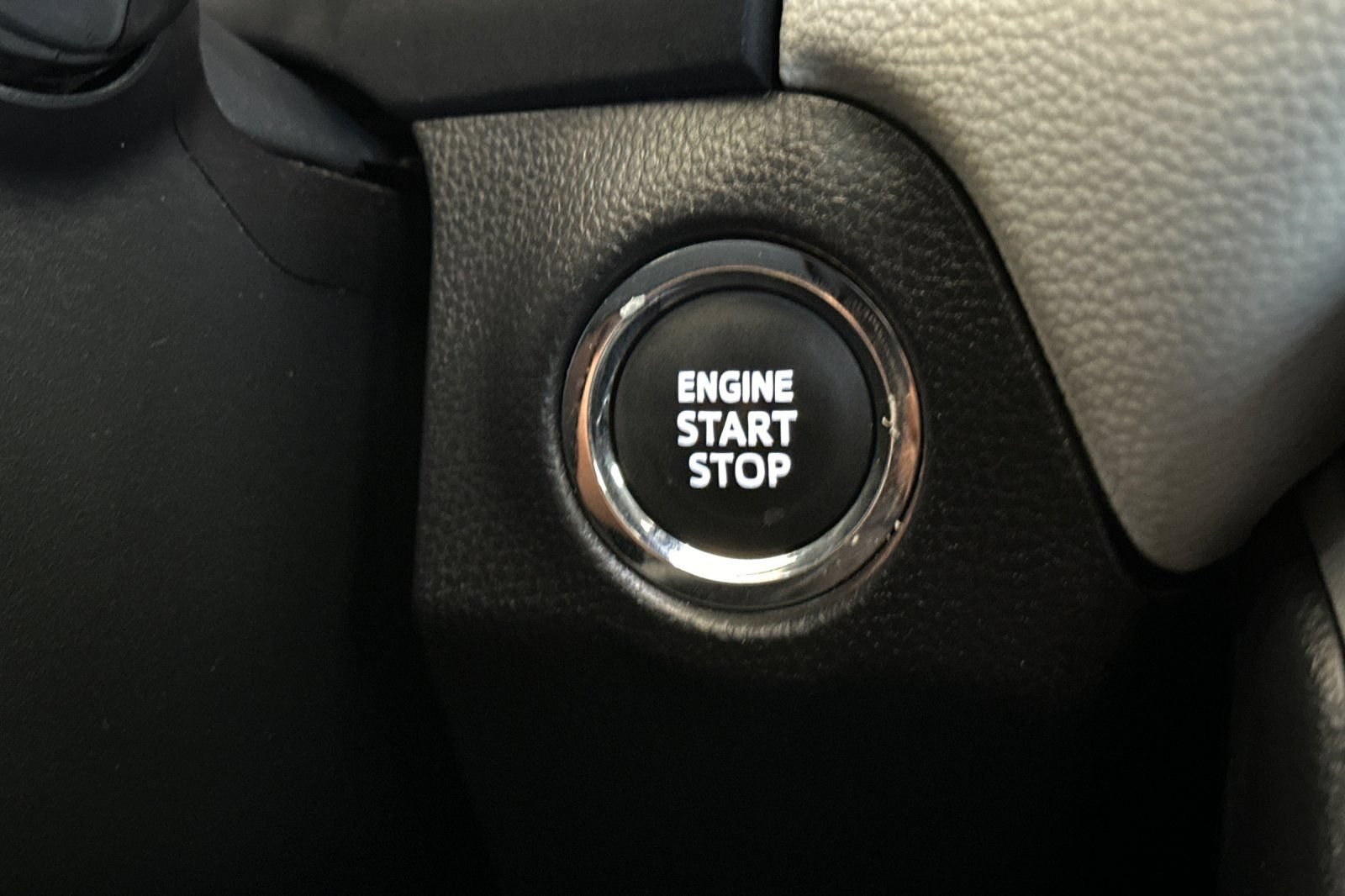 Used 2024 Toyota RAV4 XLE w/ Convenience Package FWD image 24