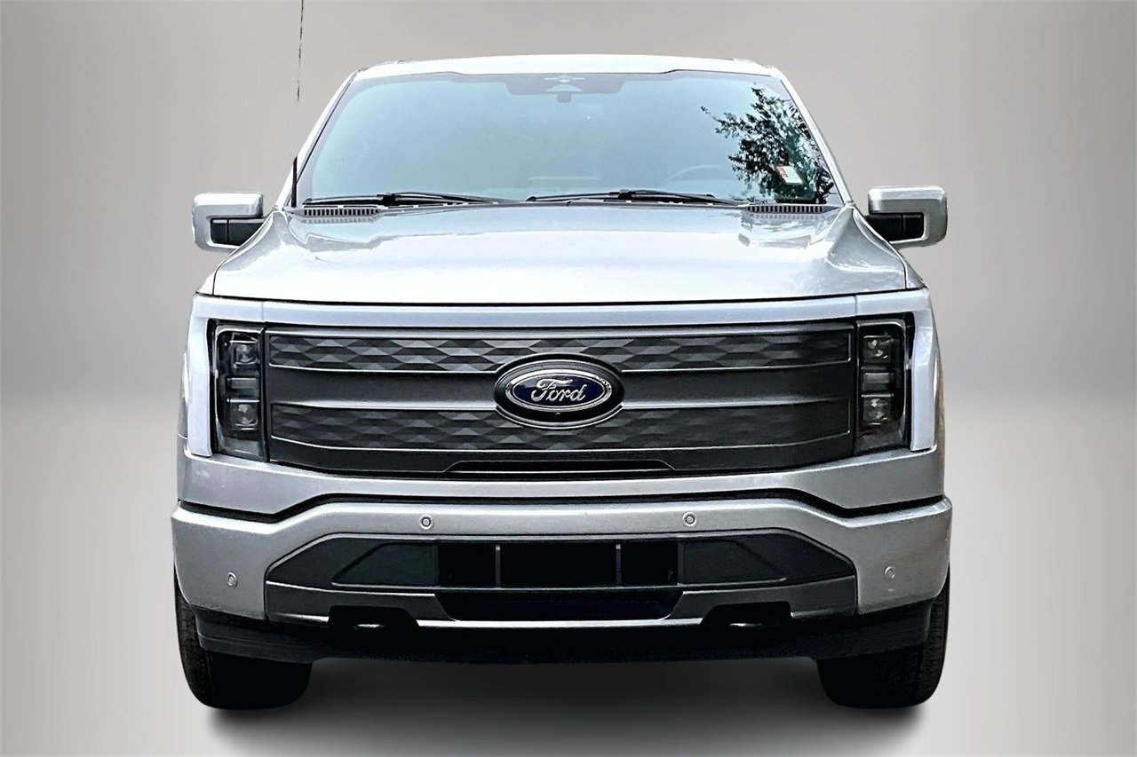 Used 2023 Ford F150 Lightning Lariat w/ Equipment Group 511A High image 3