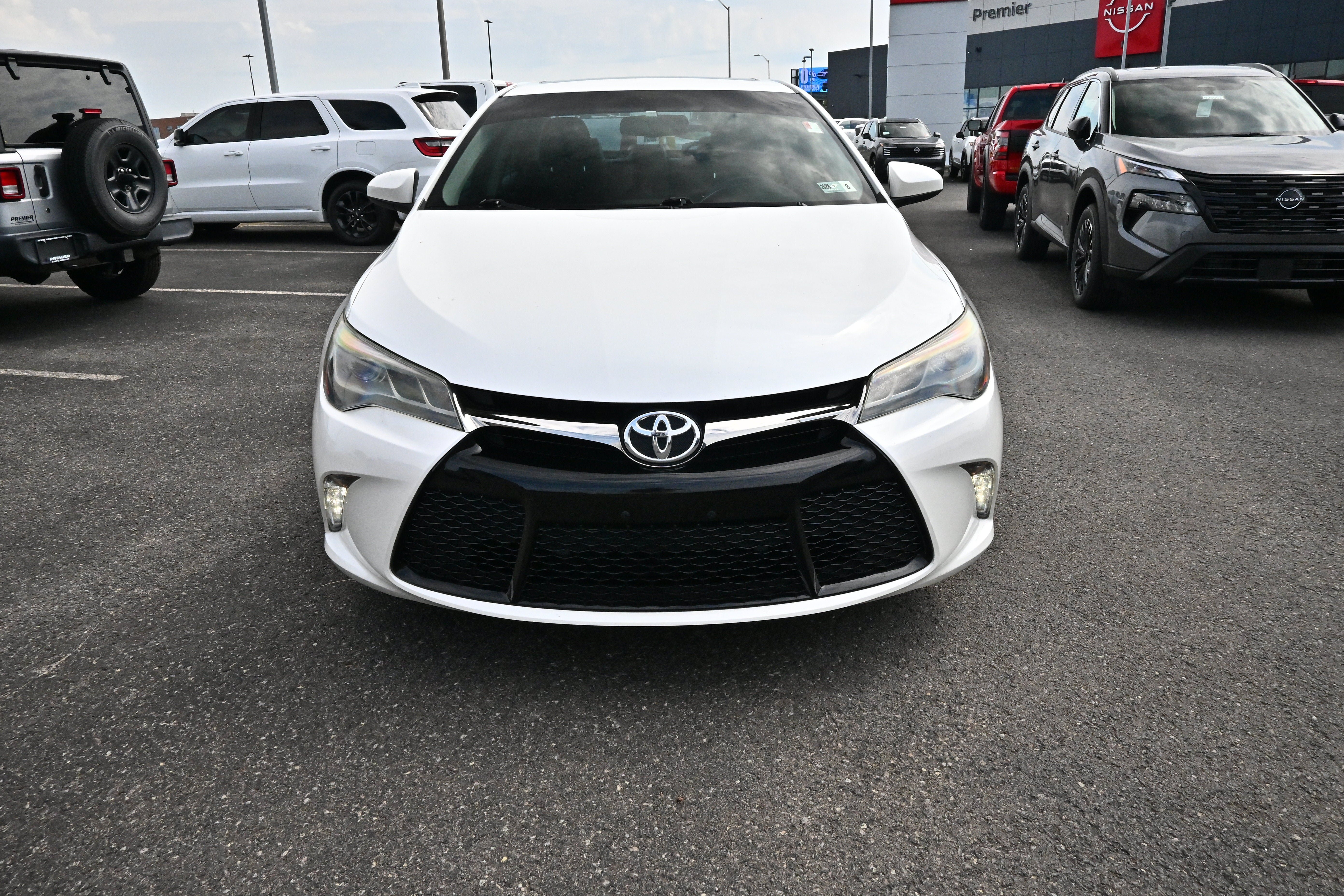 Used 2017 Toyota Camry XSE w/ Protection Package (Q2) FWD image 3