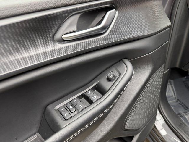 Used 2023 Jeep Grand Cherokee Altitude image 11