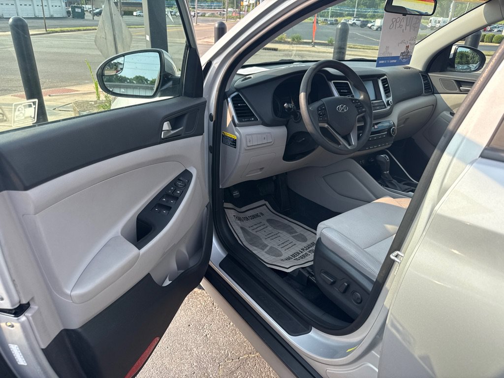 Used 2018 Hyundai Tucson SEL FWD image 12