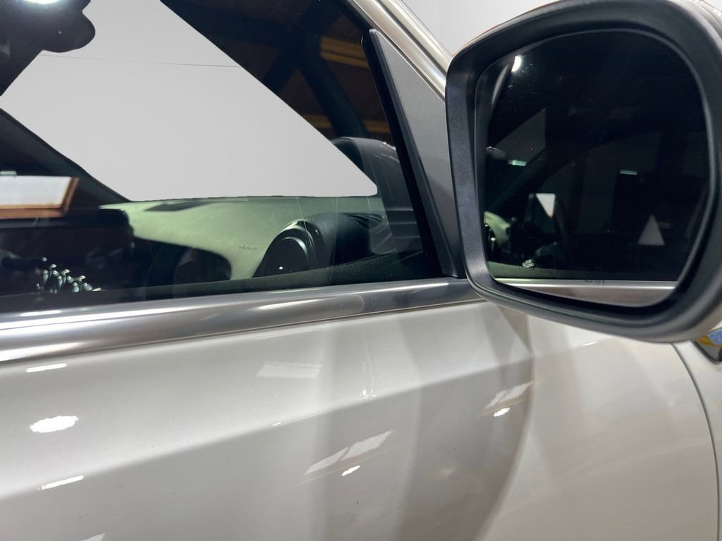 Used 2022 Mercedes-Benz EQB 300 4MATIC image 13