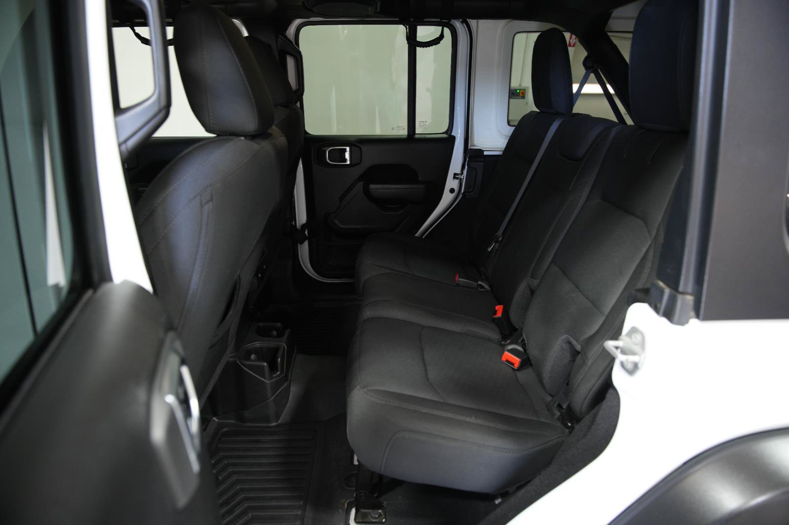 Used 2022 Jeep Wrangler Unlimited Sport AWD/4WD image 19
