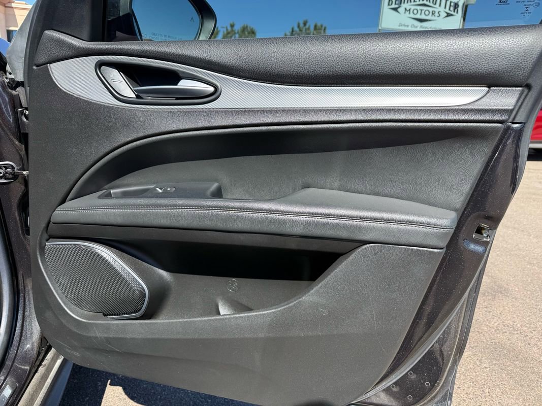 Used 2018 Alfa Romeo Stelvio Ti Sport image 25