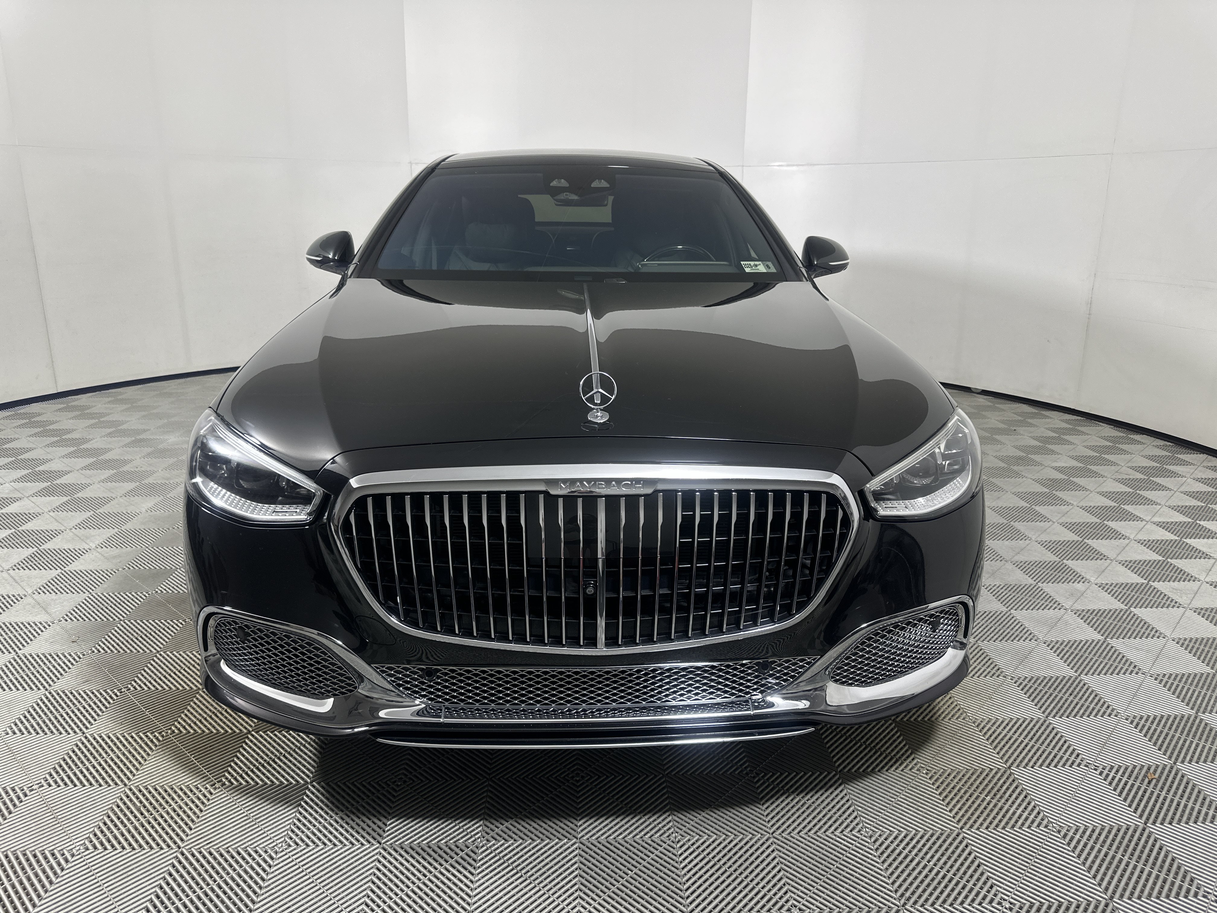 Used 2022 Mercedes-Benz Maybach S 580 4MATIC image 2
