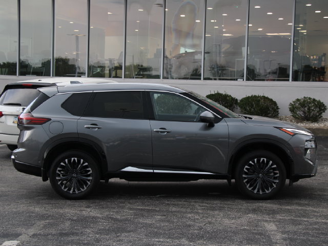 Certified 2025 Nissan Rogue Platinum w/ Tech Package AWD/4WD image 10