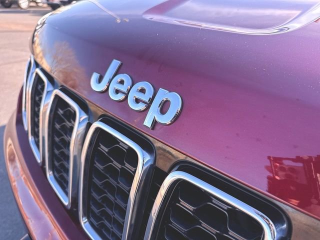 Used 2019 Jeep Grand Cherokee Limited image 32