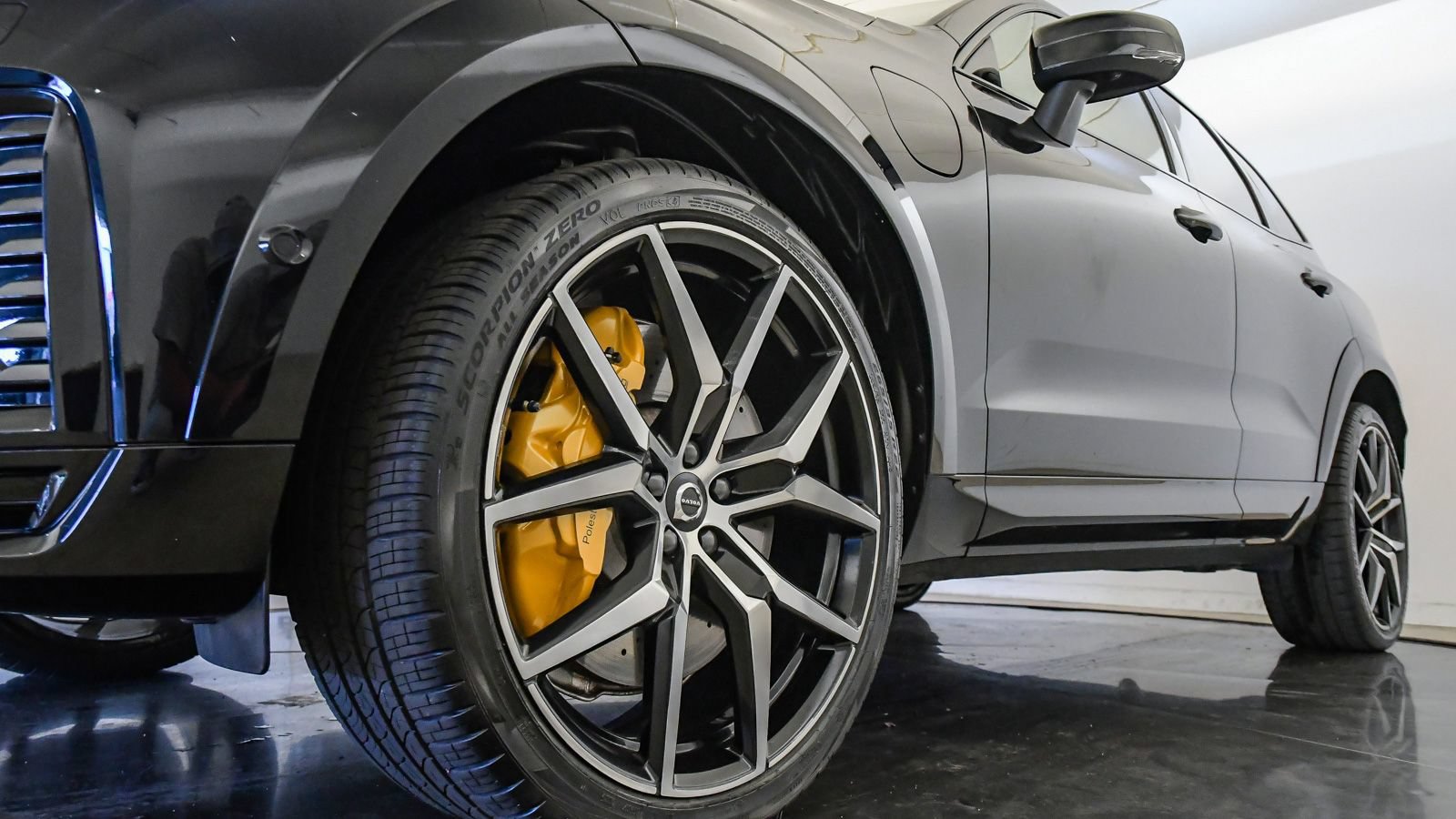 Certified 2024 Volvo XC60 T8 Polestar AWD/4WD image 11
