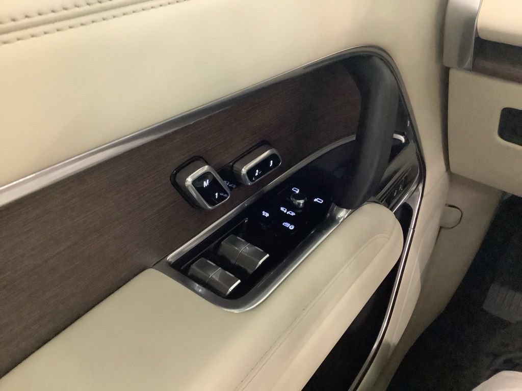 Used 2024 Land Rover Range Rover SE AWD/4WD image 22