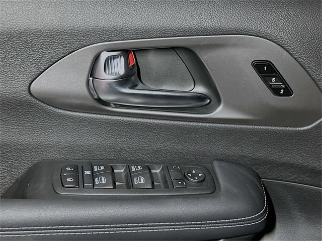 New 2026 Chrysler Pacifica Select image 12