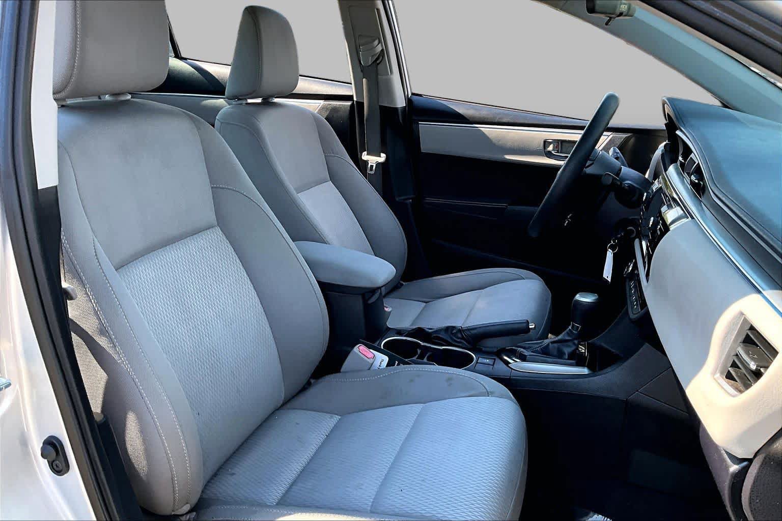 Used 2016 Toyota Corolla LE FWD image 8