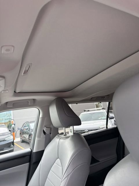 Used 2023 Toyota Highlander XLE AWD/4WD image 17