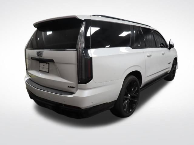 Used 2025 Cadillac Escalade ESV V w/ LPO, ONYX Package image 5