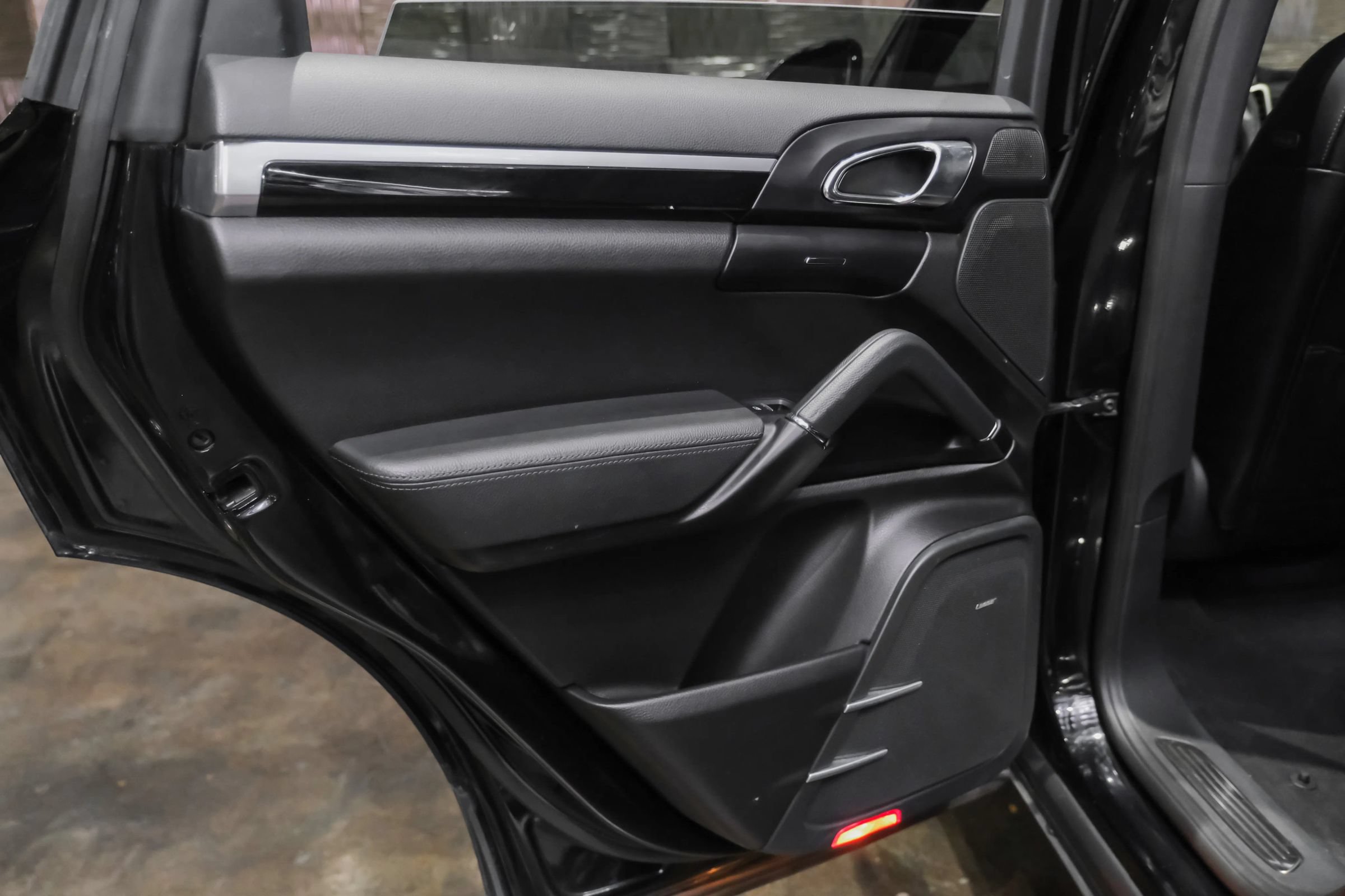 Used 2018 Porsche Cayenne AWD/4WD image 42