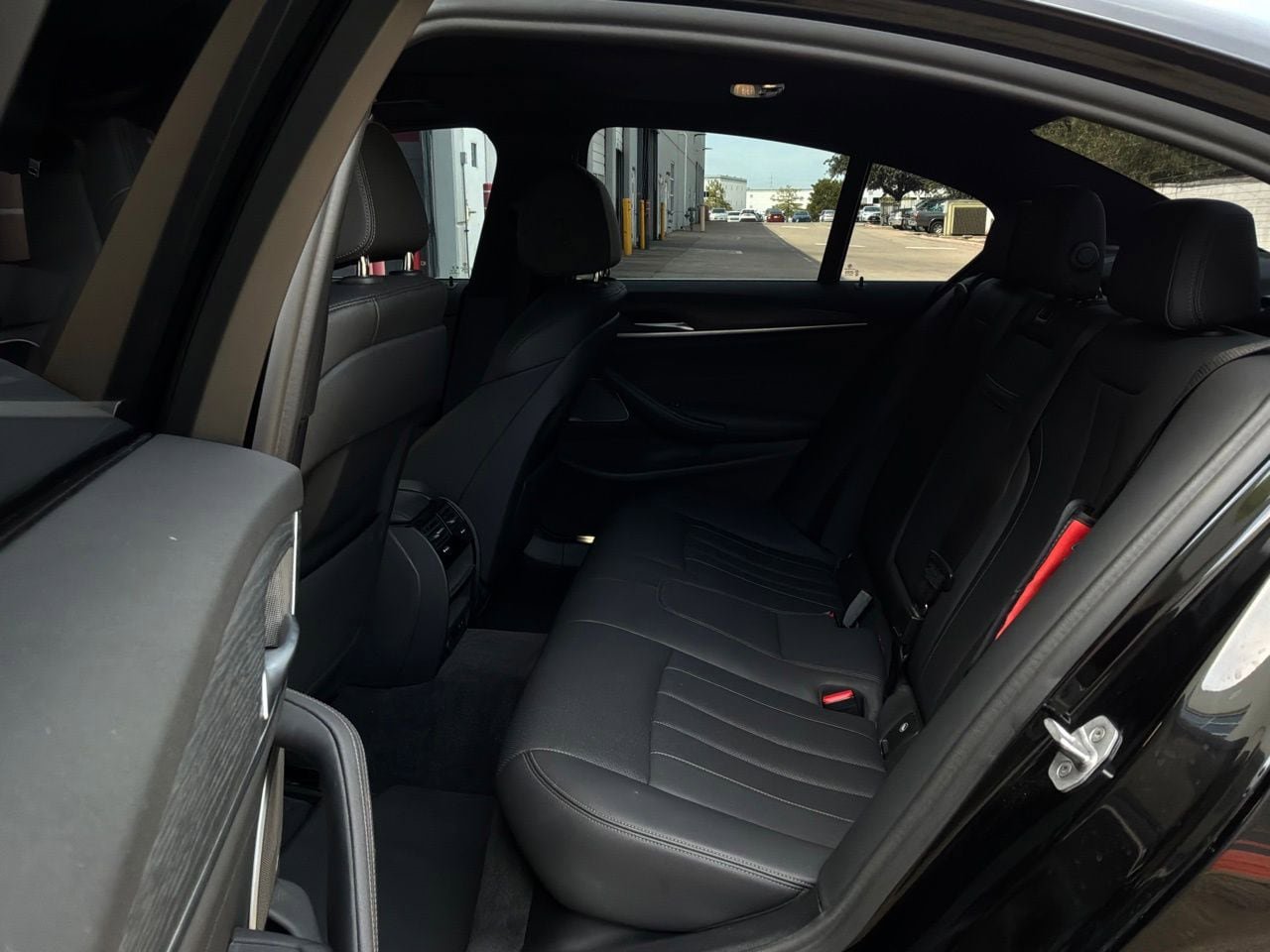 Used 2021 BMW 530i w/ Premium Package RWD image 13