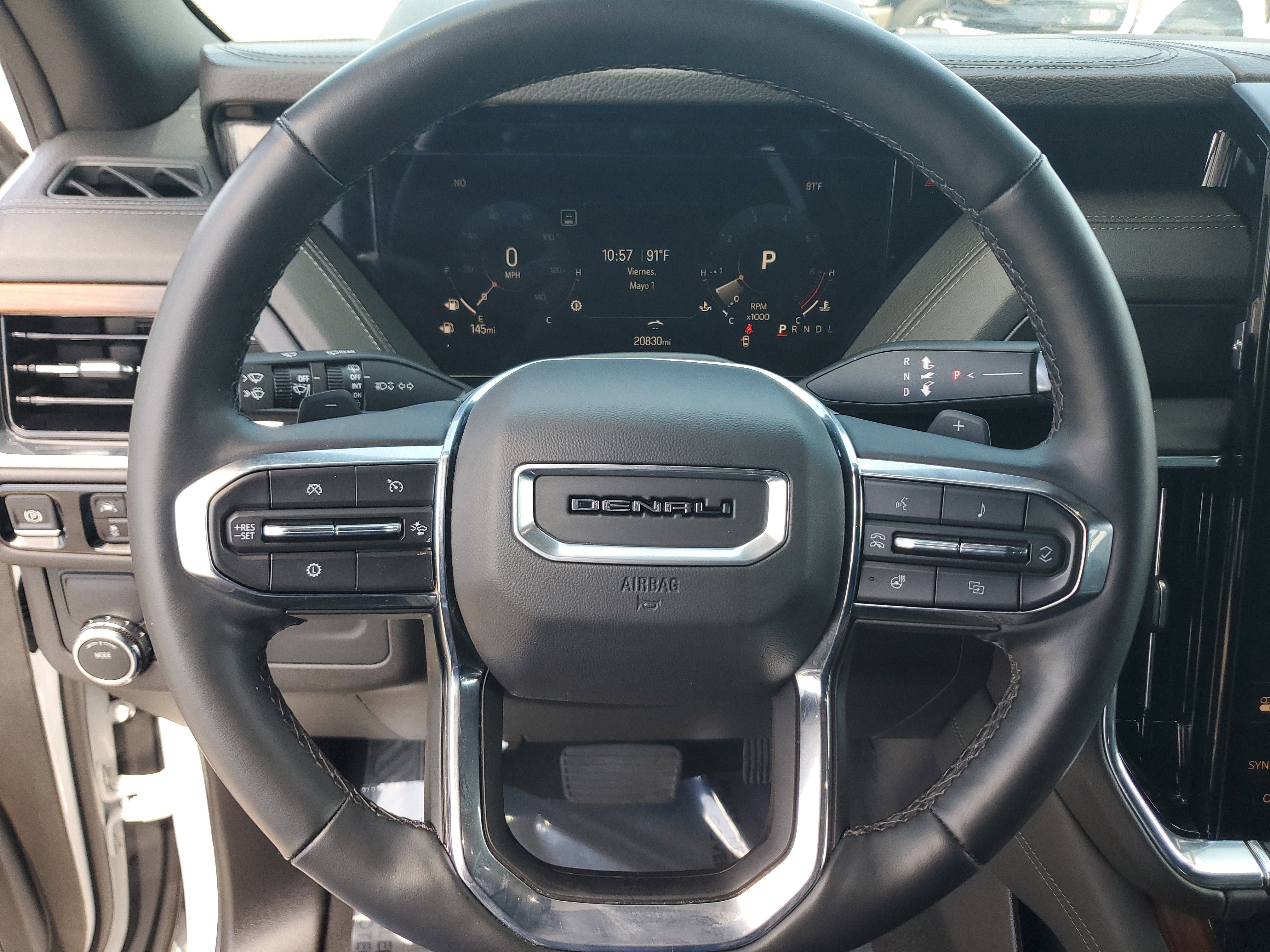 Used 2025 GMC Yukon Denali RWD image 28