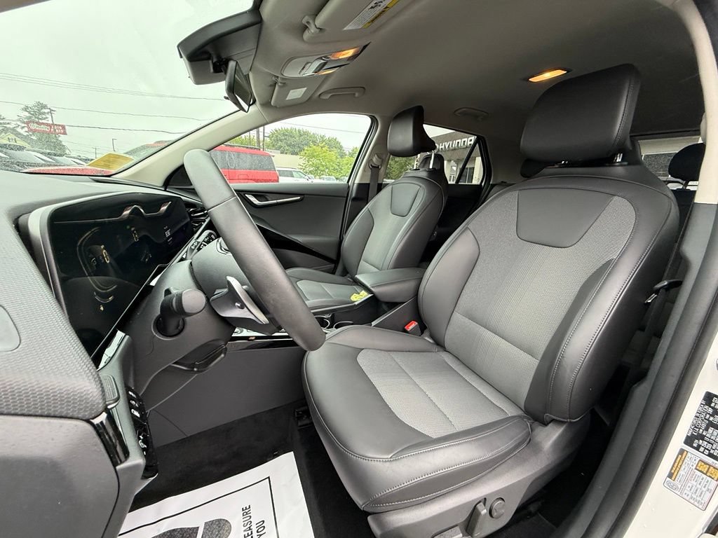 Used 2024 Kia Niro EX w/ EX Cold Weather Package FWD image 20