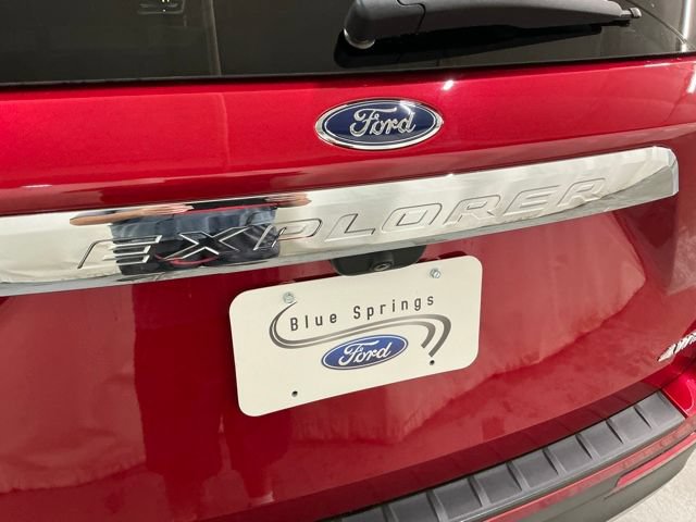 Used 2023 Ford Explorer XLT w/ Equipment Group 202A AWD/4WD image 5