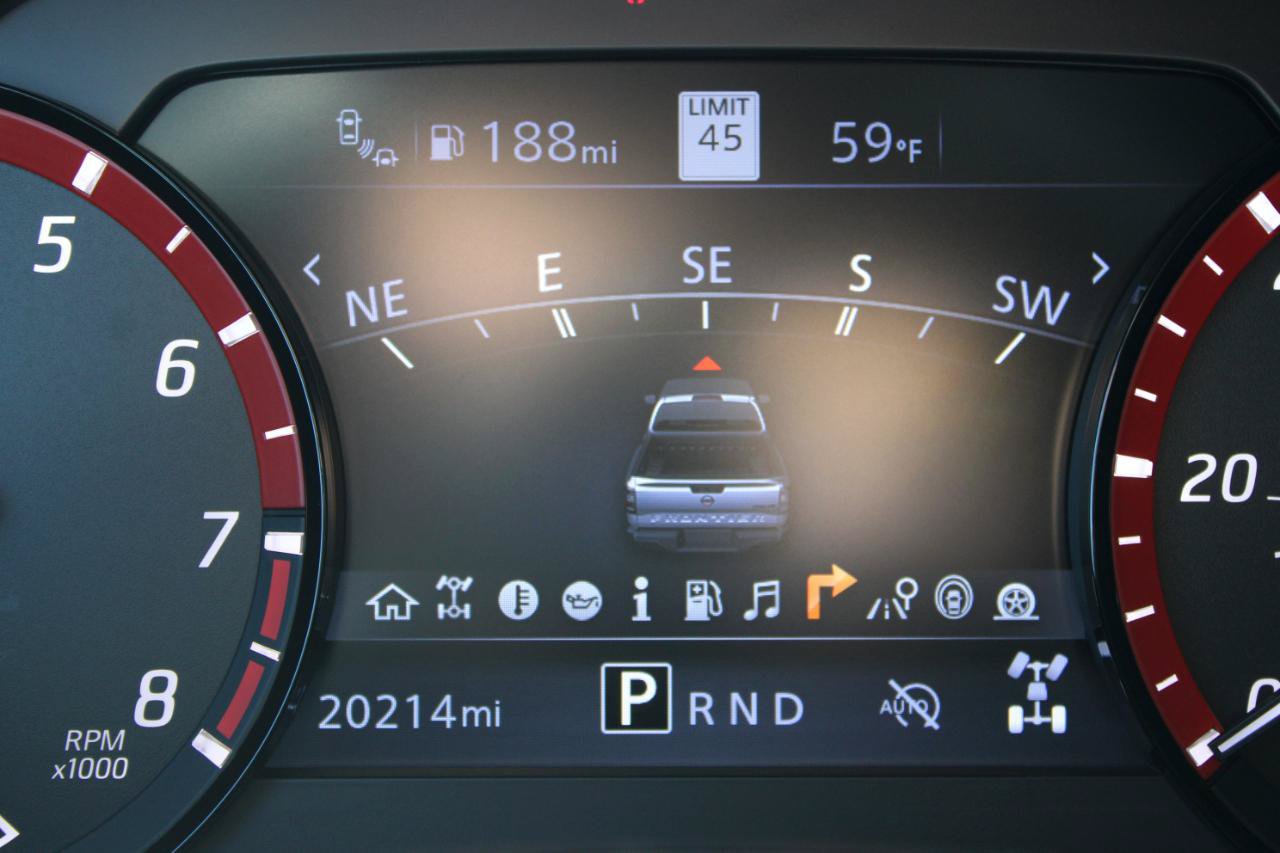 Used 2024 Nissan Frontier PRO-4X w/ Pro Convenience Package AWD/4WD image 24