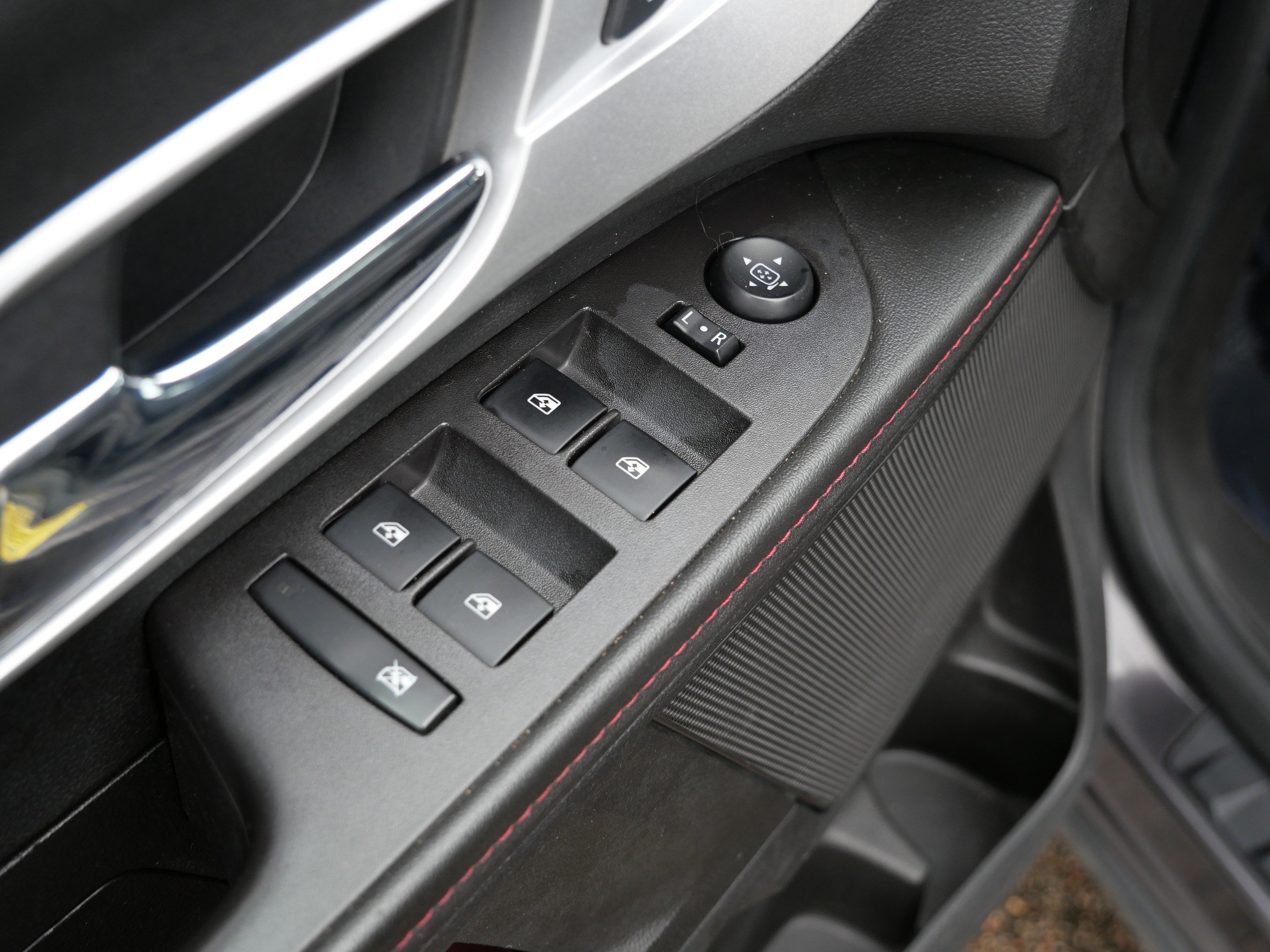 Used 2014 Chevrolet Equinox LT w/ Driver Convenience Package image 23