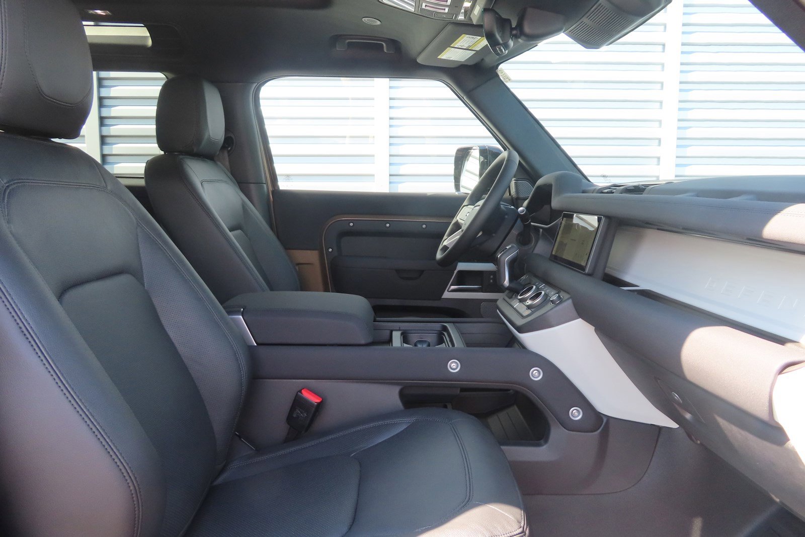 Used 2023 Land Rover Defender 90 S image 3