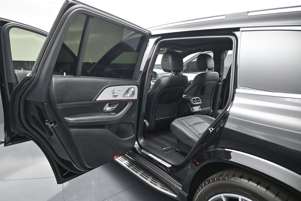 Used 2025 Mercedes-Benz GLS 63 AMG 4MATIC image 15