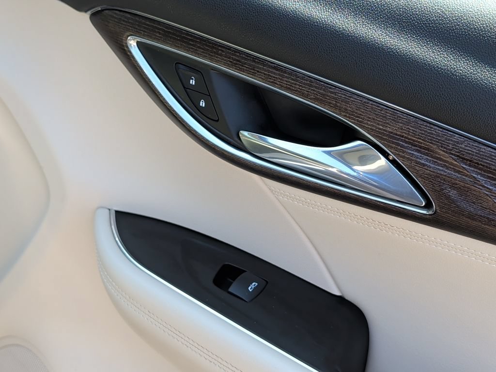 Used 2023 Buick Envision Avenir AWD/4WD image 36