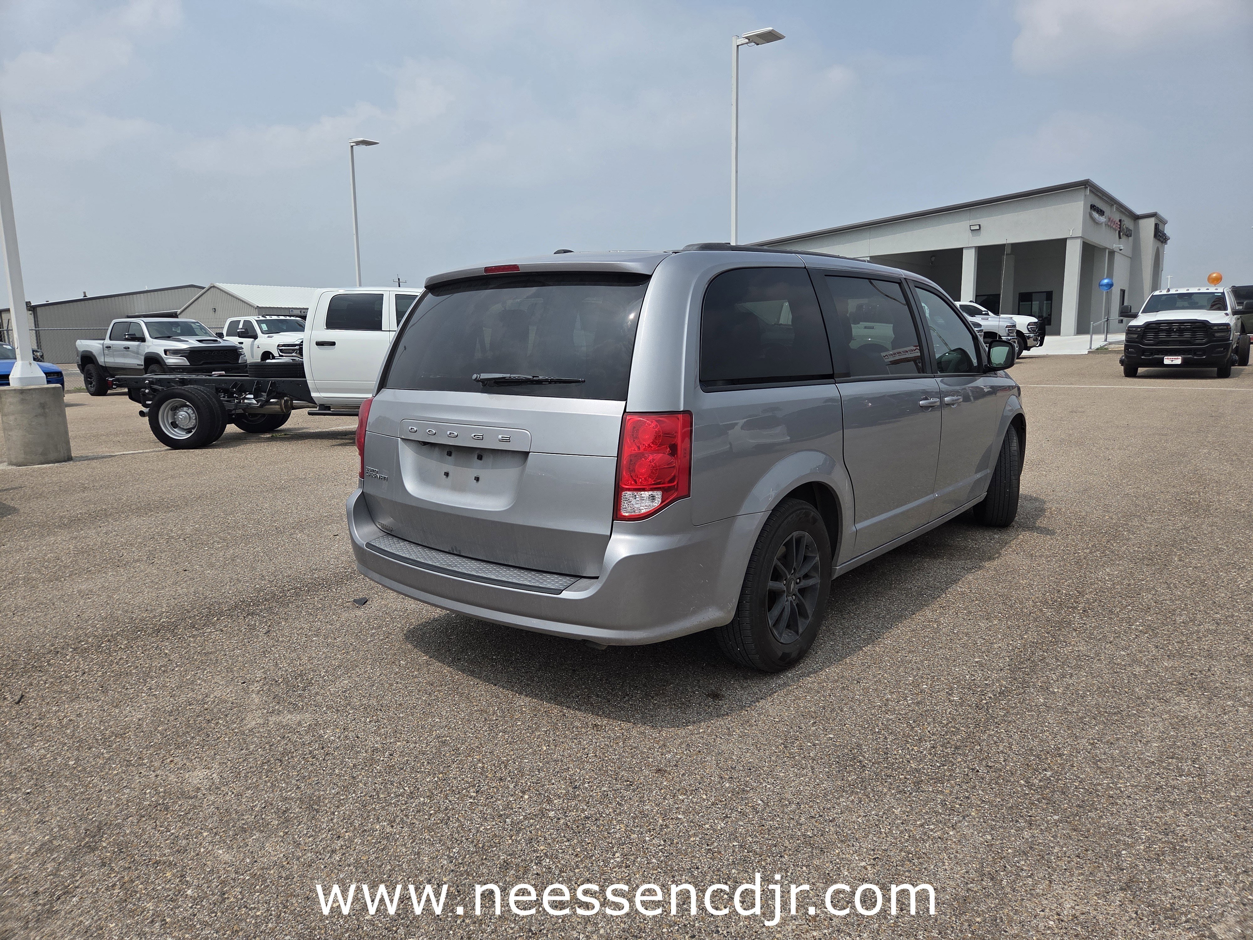 Used 2020 Dodge Grand Caravan SE FWD image 7