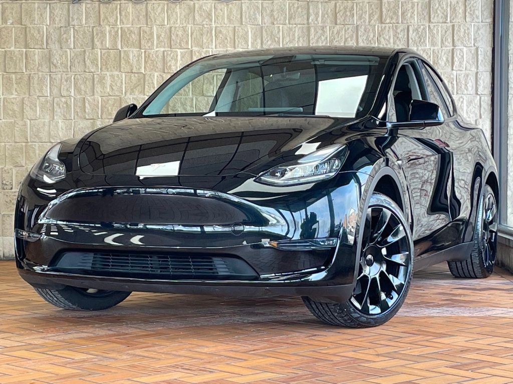 Used 2023 Tesla Model Y Long Range image 2