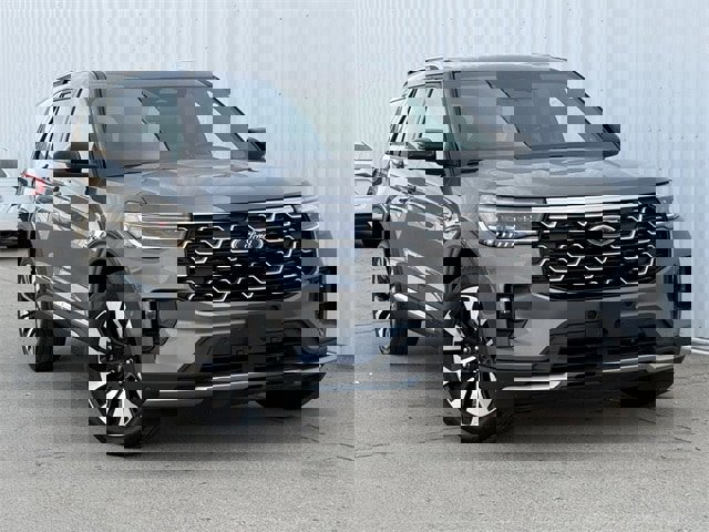 Used 2025 Ford Explorer Platinum w/ LUX Leather Package image 2