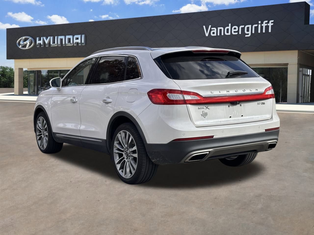 Used 2016 Lincoln MKX Reserve w/ Climate Package image 12