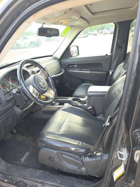 Used 2011 Jeep Liberty Limited Jet w/ Exterior Appearance Group AWD/4WD image 7
