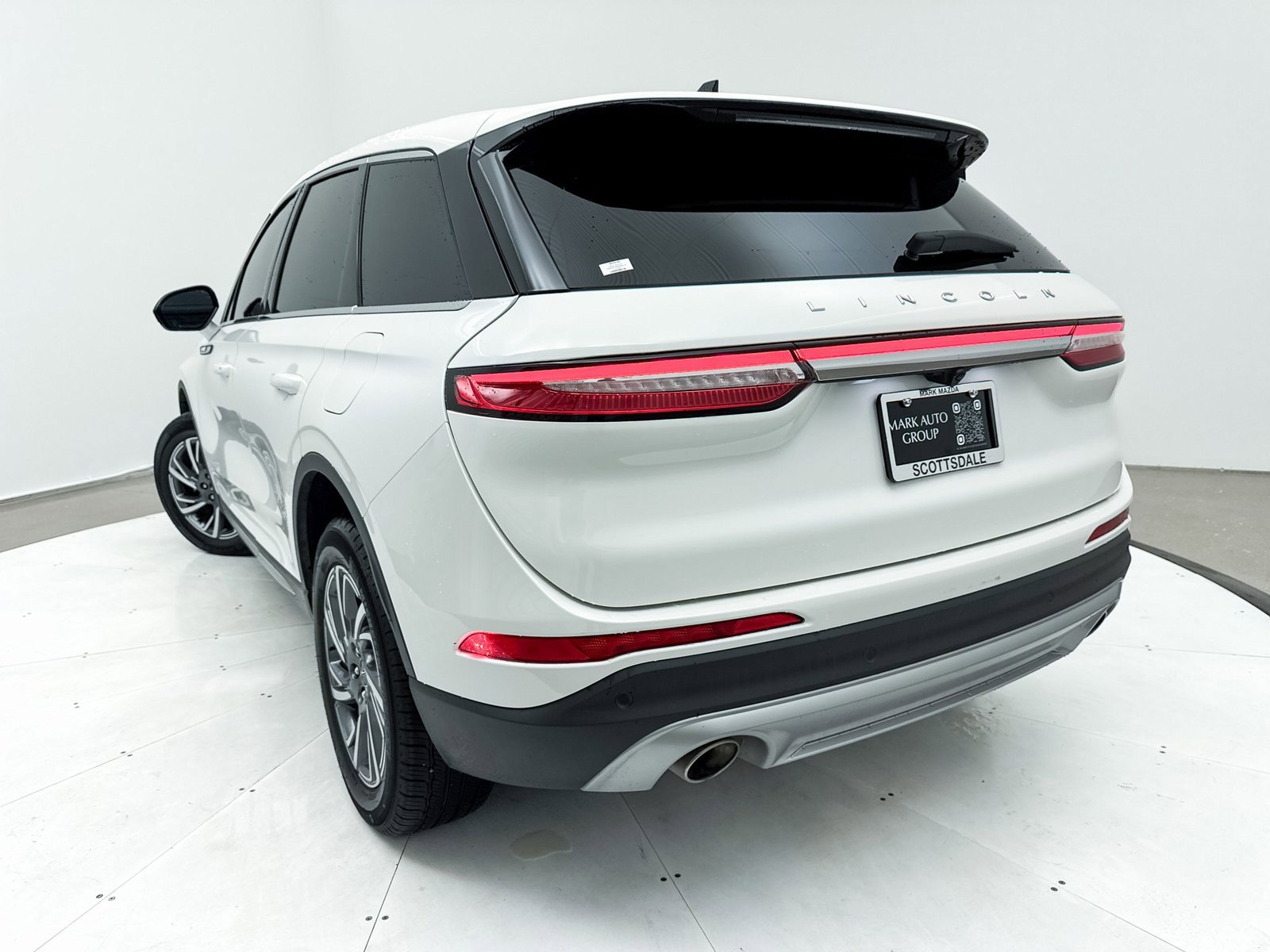 Used 2024 Lincoln Corsair FWD image 10