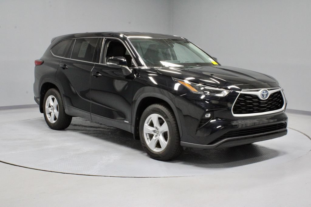 Used 2022 Toyota Highlander LE