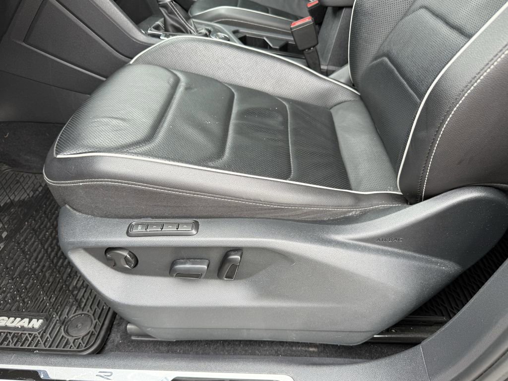 Used 2022 Volkswagen Tiguan SEL R-Line AWD/4WD image 13