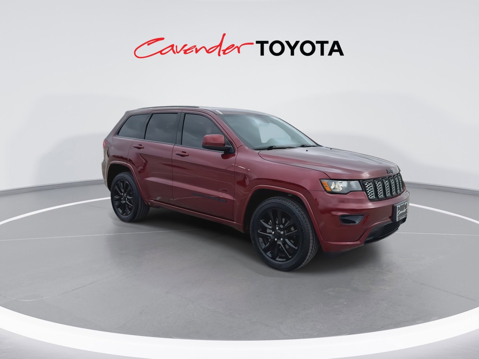 Used 2020 Jeep Grand Cherokee Altitude RWD image 2