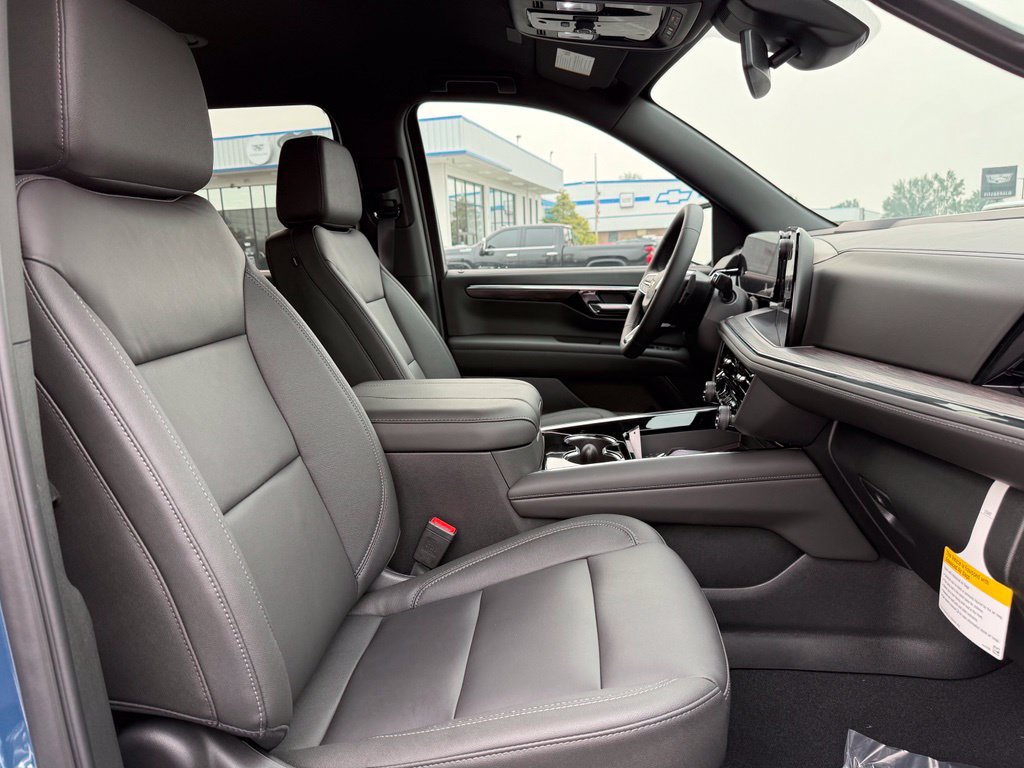 New 2026 Chevrolet Suburban LT w/ Comfort Package AWD/4WD image 19