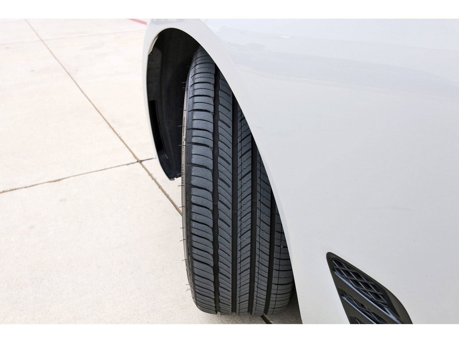 Used 2026 Genesis G70 2.5T Prestige image 32