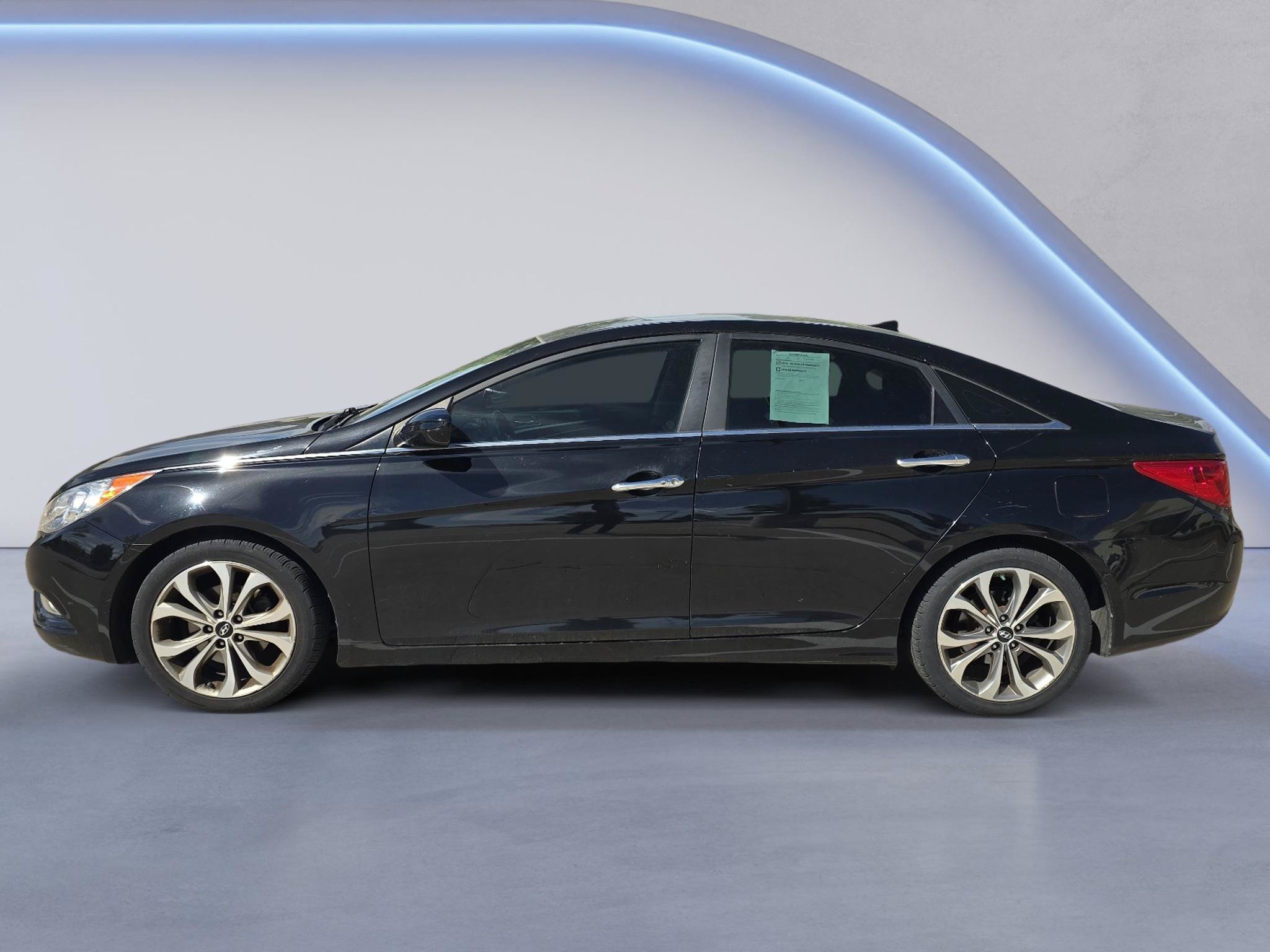 Used 2013 Hyundai Sonata SE FWD image 2