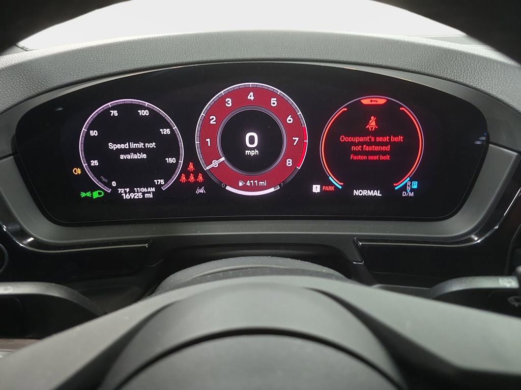 Used 2024 Porsche Cayenne image 16