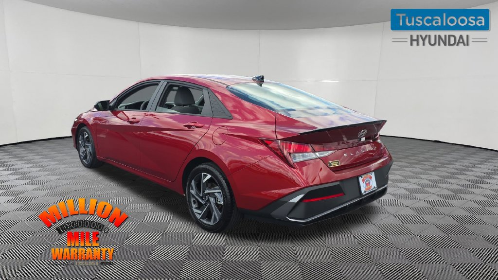 Used 2025 Hyundai Elantra Sport FWD image 5
