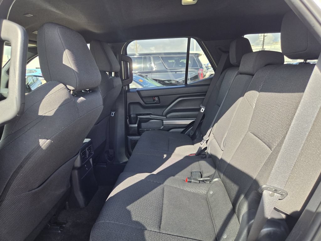 Used 2025 Toyota 4Runner SR5 AWD/4WD image 27