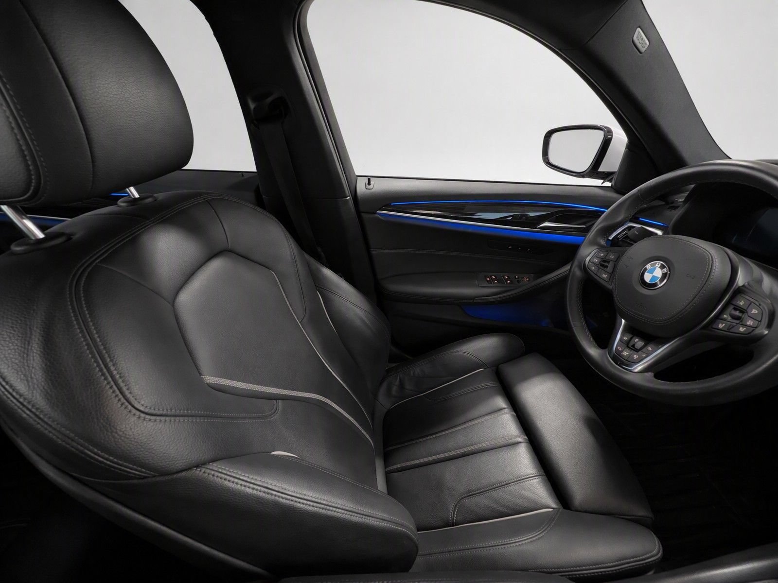 Used 2019 BMW 540i w/ Premium Package RWD image 11