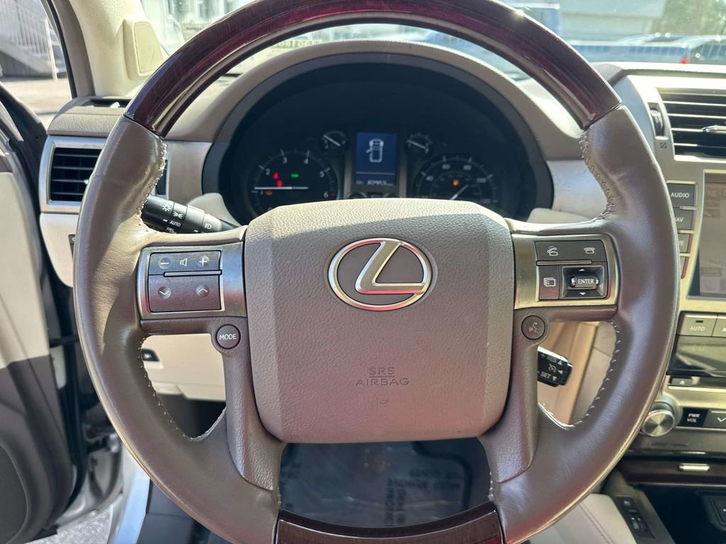 Used 2014 Lexus GX 460 w/ Premium Package AWD/4WD image 32
