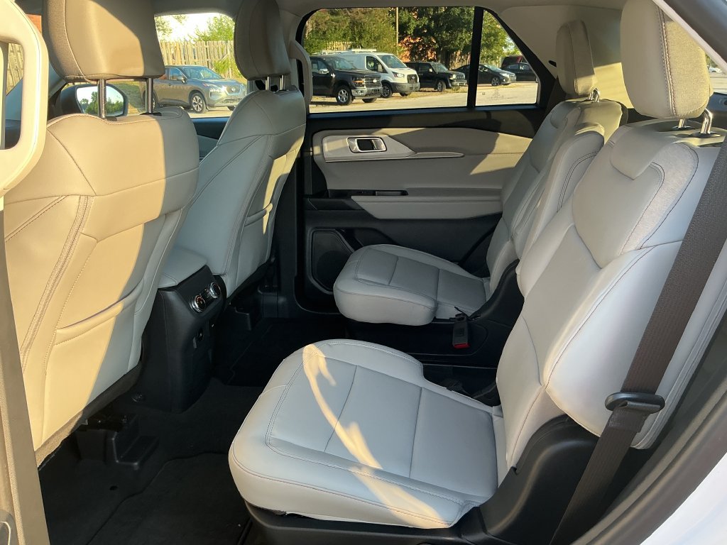 New 2026 Ford Explorer Active w/ Active Comfort Package AWD/4WD image 18