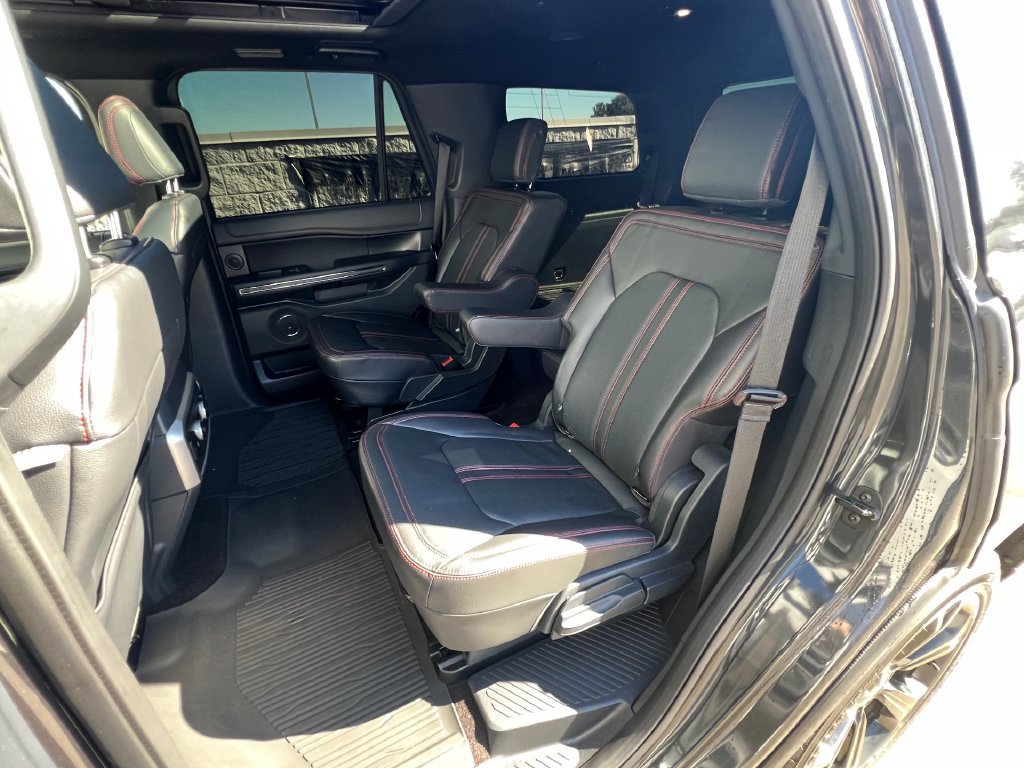 Used 2023 Ford Expedition Limited AWD/4WD image 23