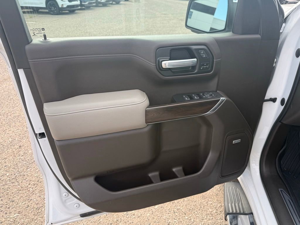Used 2021 GMC Sierra 1500 SLT w/ SLT Premium Plus Package AWD/4WD image 9