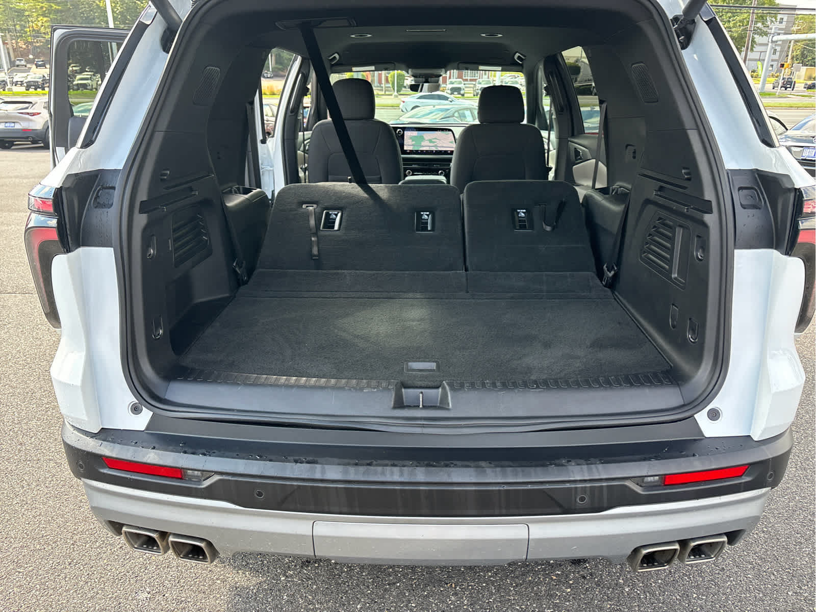 Certified 2026 Chevrolet Traverse LT w/ Driver Confidence Package FWD image 26