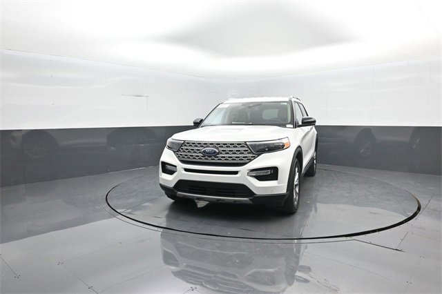 Used 2023 Ford Explorer Limited w/ Equipment Group 301A image 3