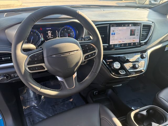 New 2027 Chrysler Pacifica Select FWD image 13